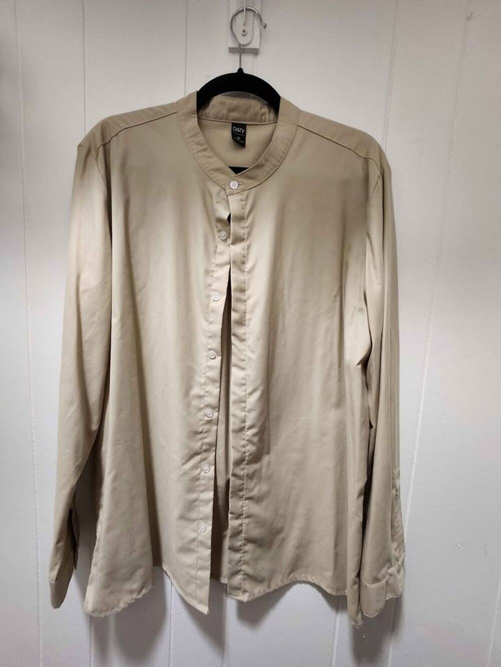 DAZY Mens XL (Fits Like L) Beige Band Collar Shirt Long Sleeve Button Up NWOT